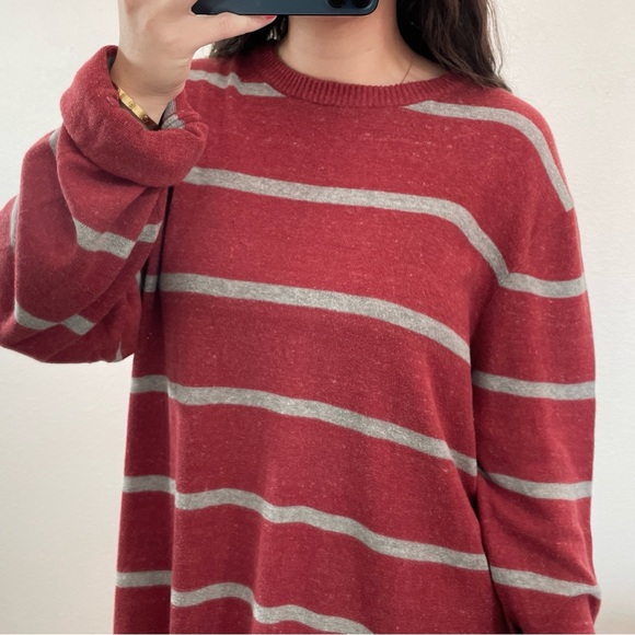 Red and gray striped lightweight sweater - Picture 2 of 3